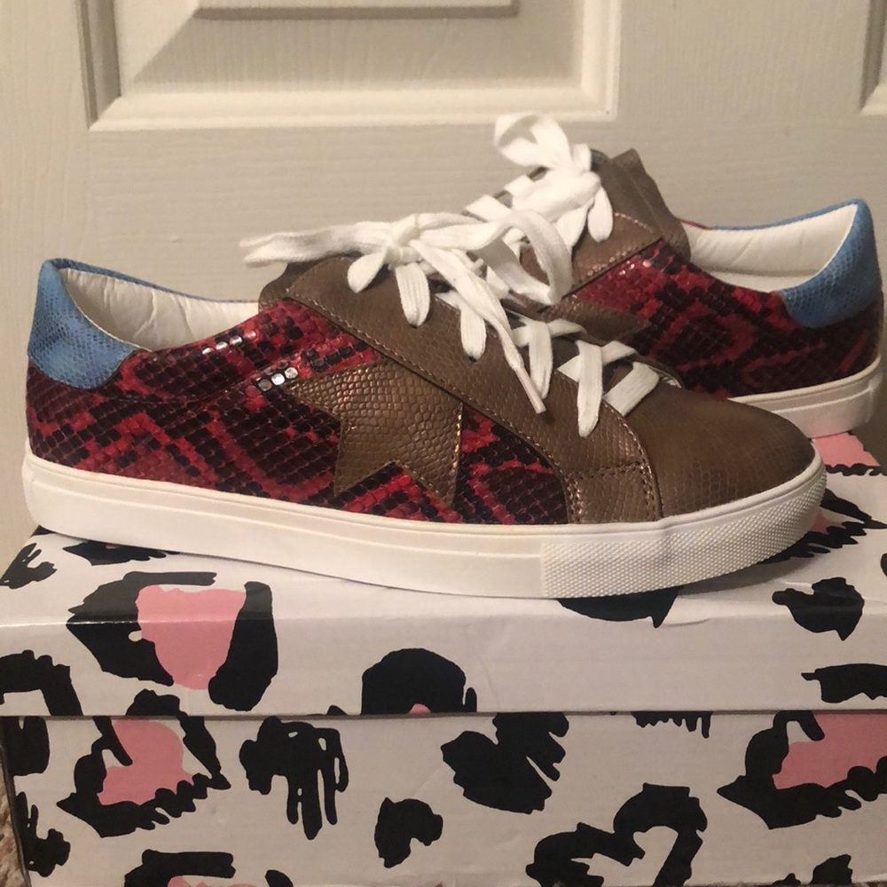 Super cute Red Snake sneakers.